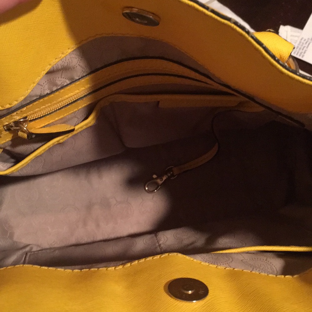 Michael Kors Leather Bag - Picture 4 of 5